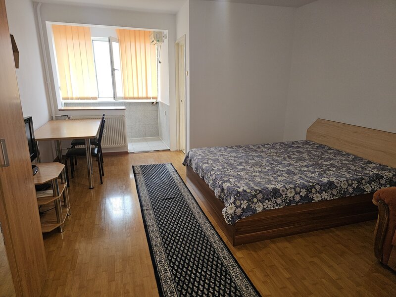 Dristor, metrou, 6/10, reabilitat, mobilata si utilata, aer, 59900 €.